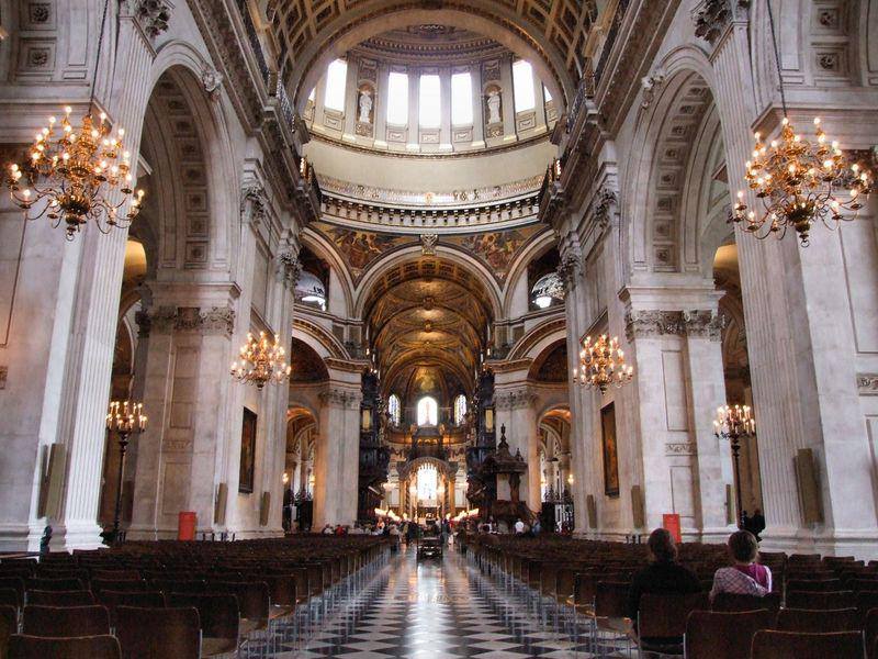 Christopher wren st paul s cathedral. St Pauls Cathedral London внутри.